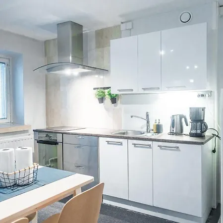 Apartment Wehost Malminkatu 18f *