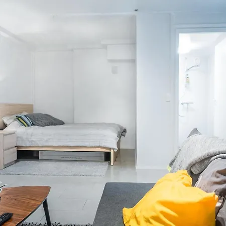 Apartment Wehost Malminkatu 18f *